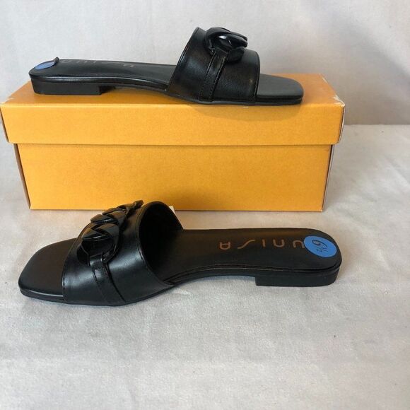 UNISA Black Flat Sandals Shoes size 6.5  NWB - Picture 1 of 6